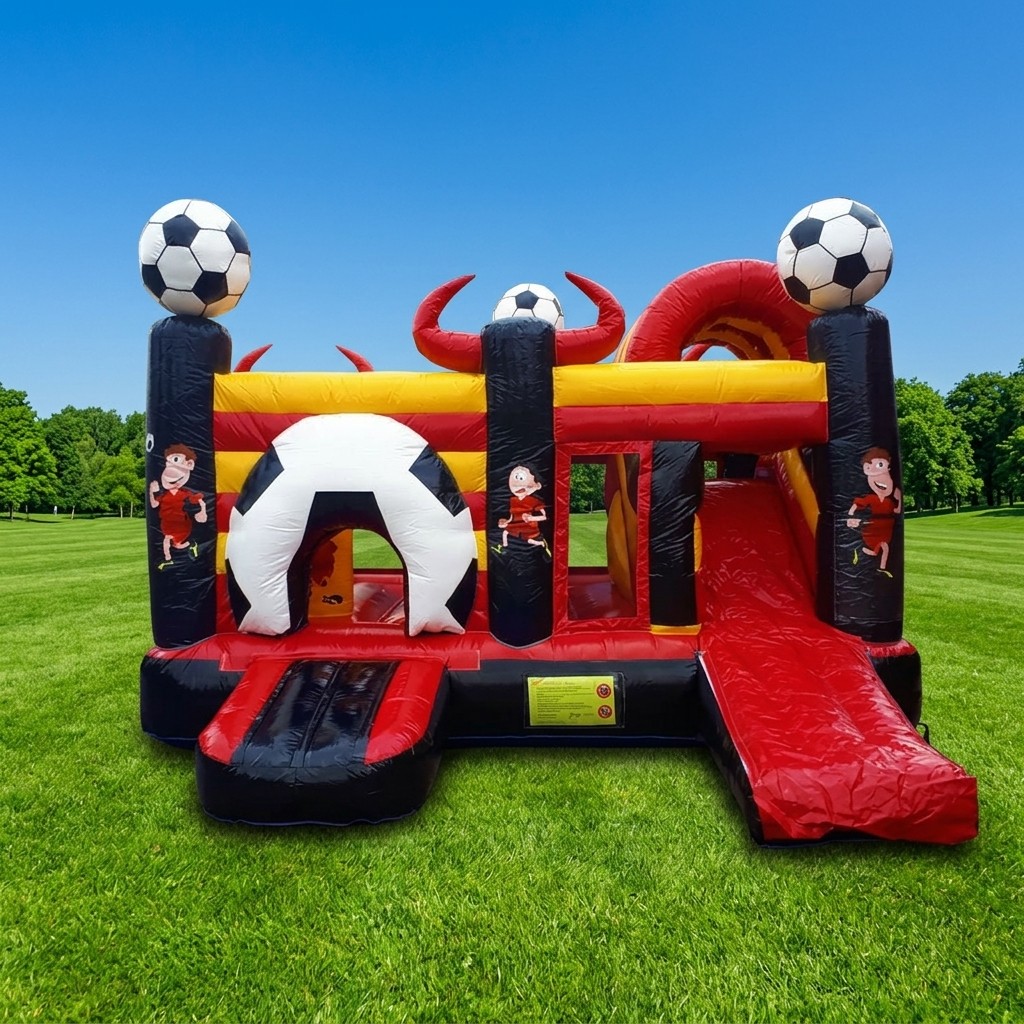 Springkussen Multifun Voetbal van 5,5 bij 5,5 meter met glijbaan bij Revando Verhuur in Maarheeze