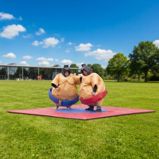 Twee opblaasbare sumopakken met helmen en worstelmat huren bij Revando Verhuur in Maarheeze